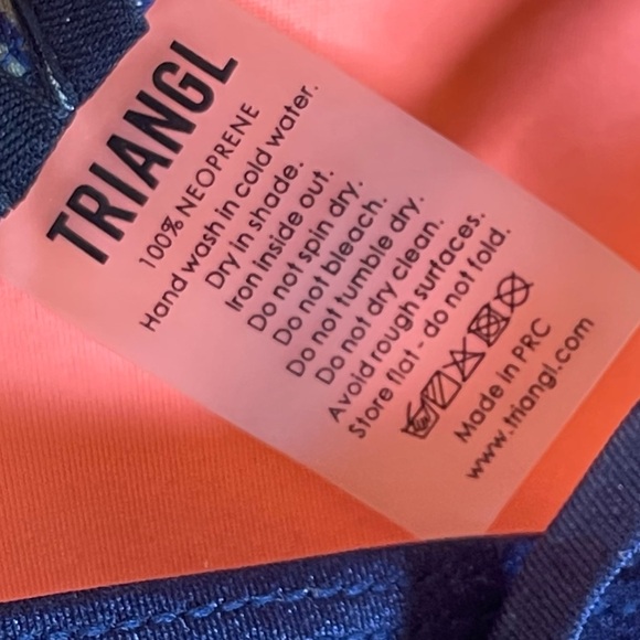 👙 Triangl Delilah Floral neoprene bikini 👙 - Picture 7 of 8